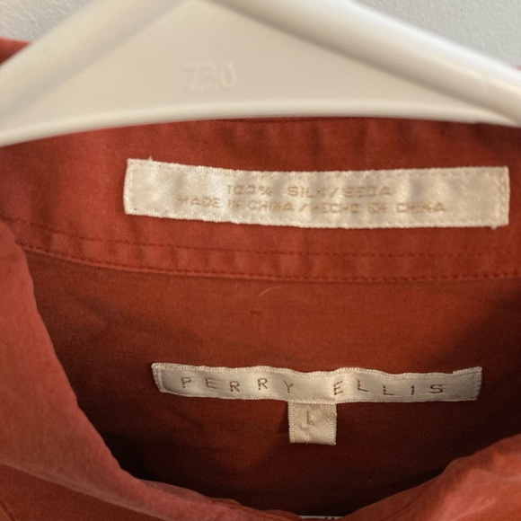 Perry Ellis Mens 100% Silk burnt orange Short sleeve pocket dress shirt Sz.Large - Picture 3 of 4